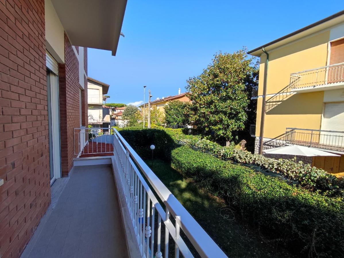 Ferienwohnung Casa Violina Lido di Camaiore Exterior foto